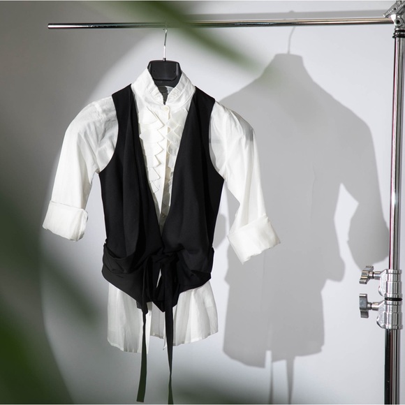 BCBGMAXAZRIA Vest in XXS - Excellent Condition - Picture 5 of 10